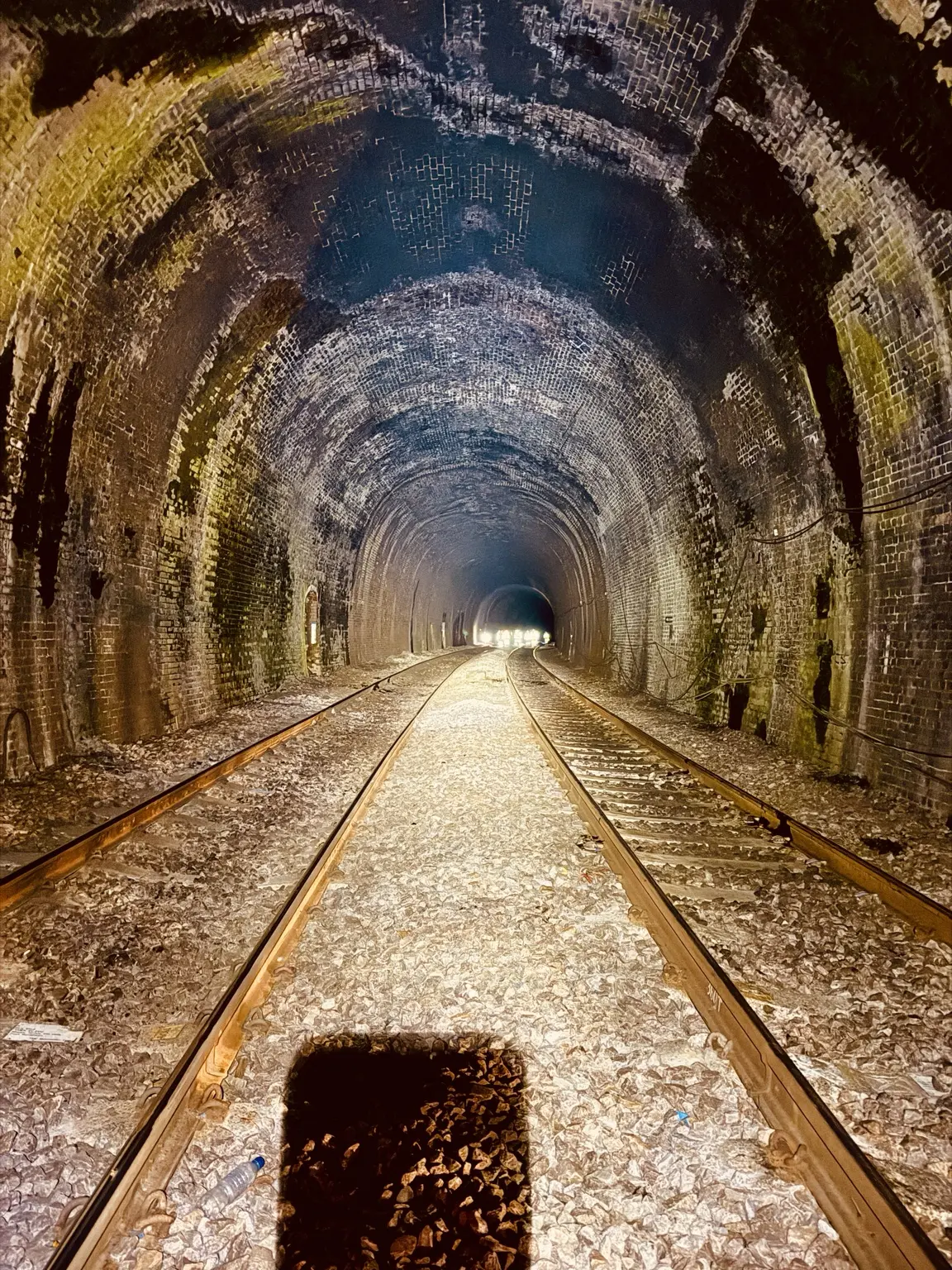 CRM operatives using a protected access platform inside a railway tunnel environment